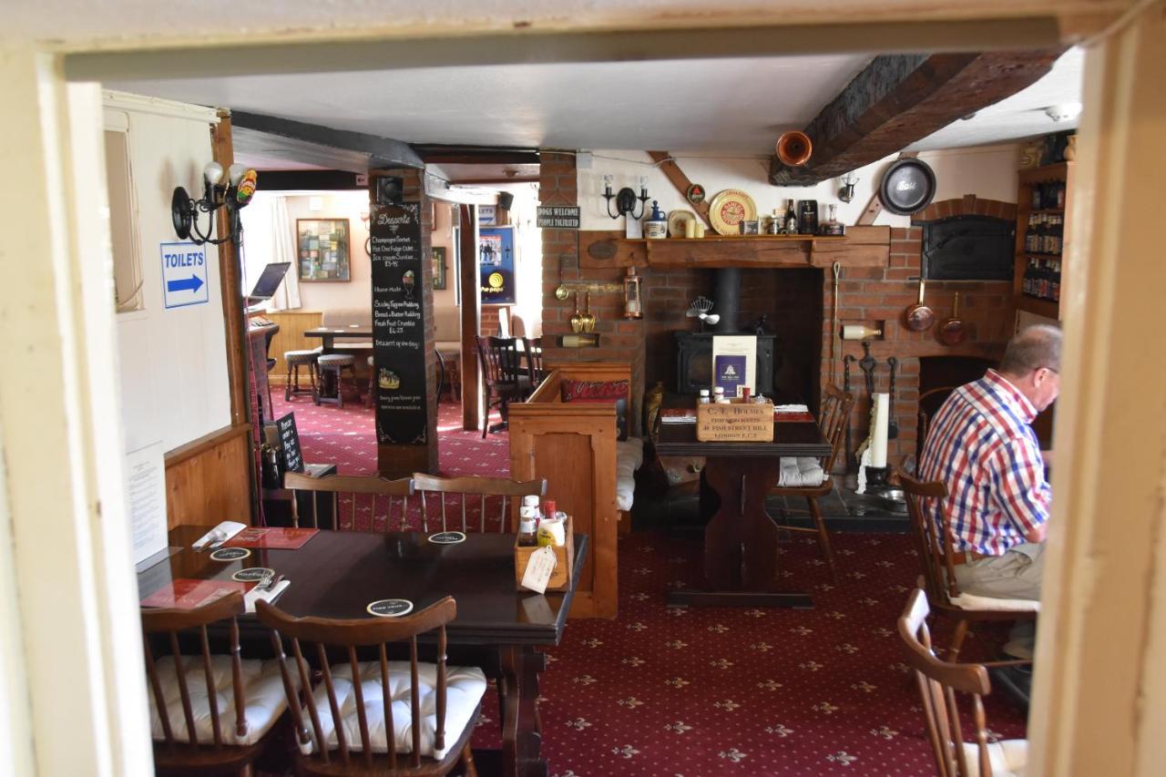 The Bell Inn Salisbury Exteriér fotografie