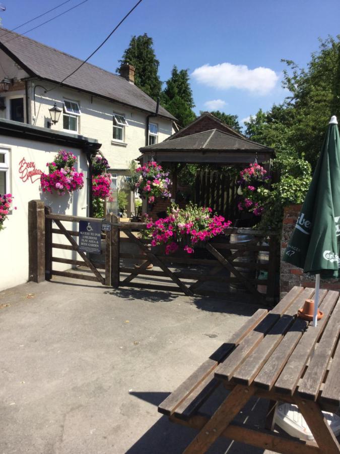 The Bell Inn Salisbury Exteriér fotografie