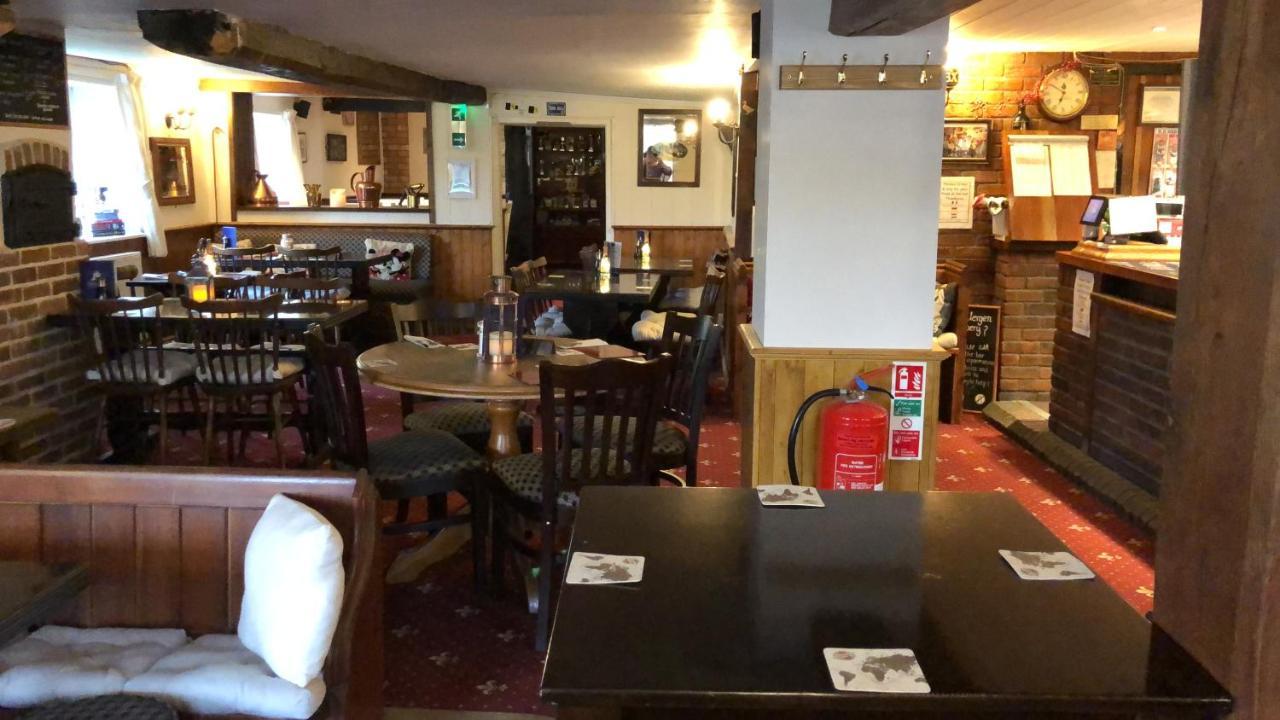 The Bell Inn Salisbury Exteriér fotografie