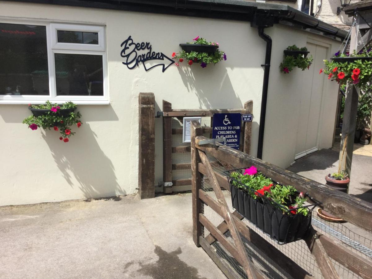 The Bell Inn Salisbury Exteriér fotografie